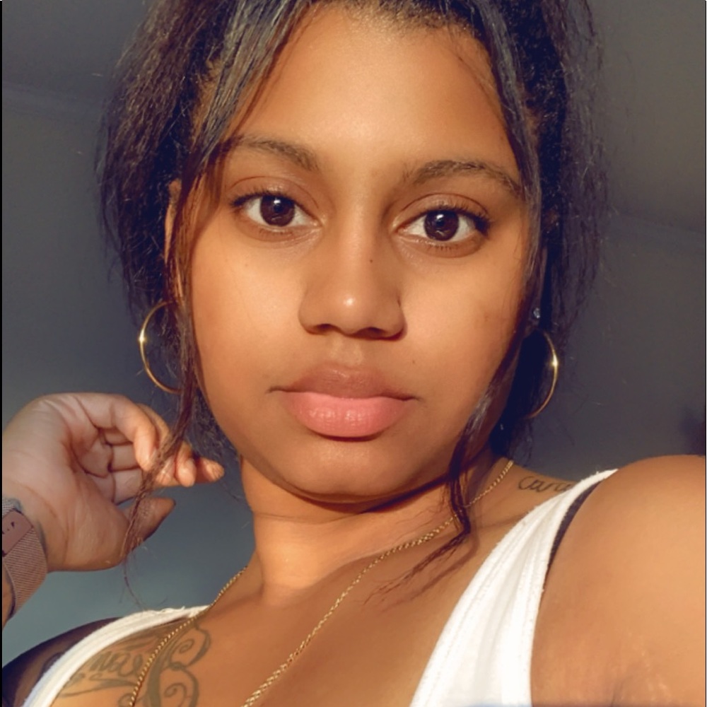 Meet your Posher, Desiree